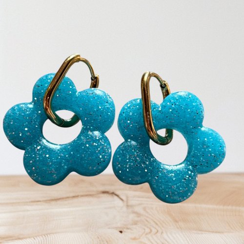 Boucles d’oreilles, fleurs en résine