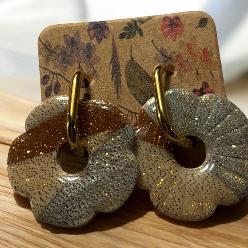 Boucles d’oreilles, pampille, fleurs