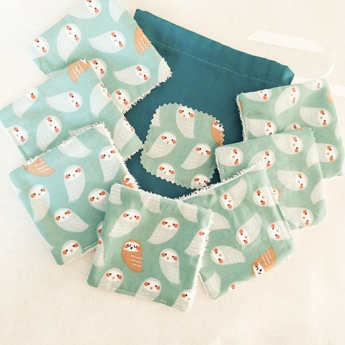 Lingettes réutilisables motif chouettes et leur pochon de rangement