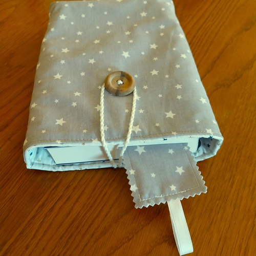 Pochette pour livre broché molletonnée et son marque-page, housse pour liseuse.