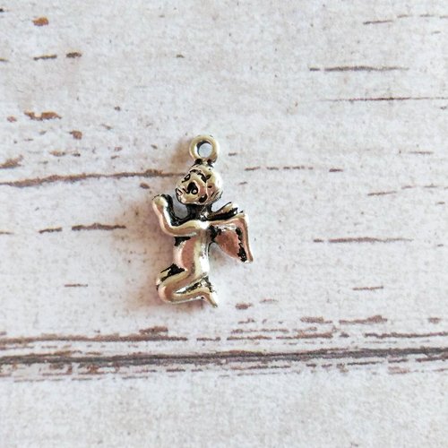 Breloque ange genoux argent 12 x 20 mm