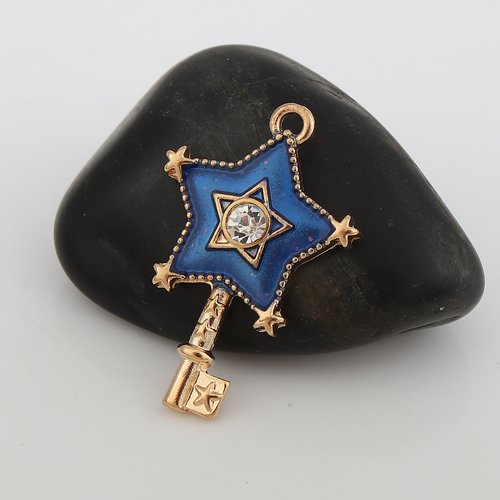 Pendentif clé étoile doré saphir 32 x 21mm