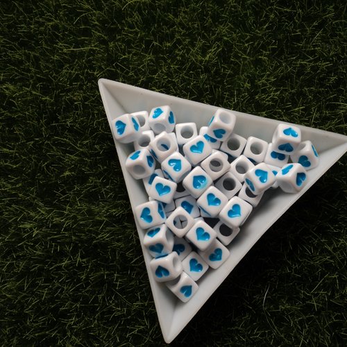 Perles carré coeur bleu émail 6mm - x5 | 9234