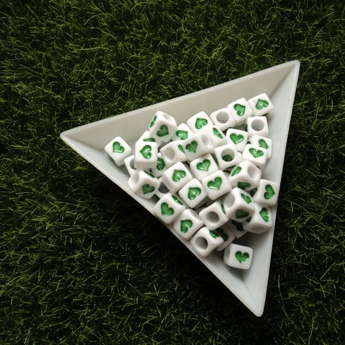 Perles carré coeur vert émail 6mm - x5 | 9239
