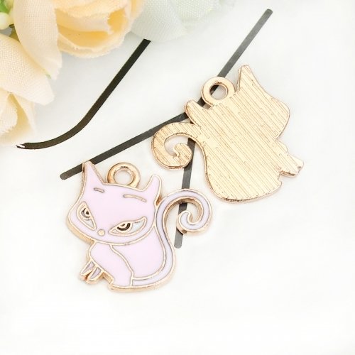 Breloque chat émail doré et rose 21 x 21 mm