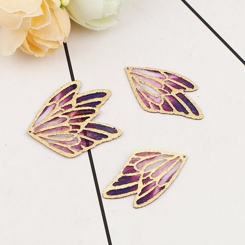Pendentif aile de papillon violet 30 x 18mm