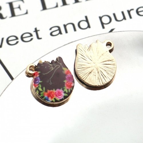 Breloque chat fleurs doré noir et rouge 15 x 14mm