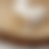 Breloque chat émail doré blanc noir 21 x 13 mm