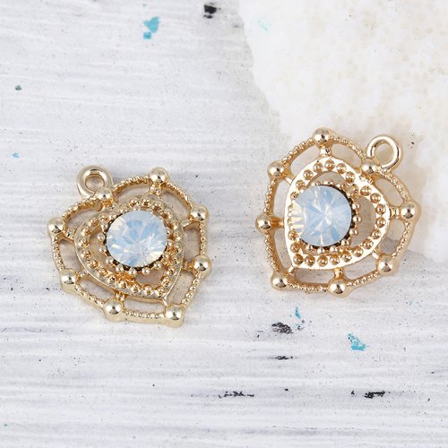 Breloque cœur doré à strass bleu clair 18 x 15mm