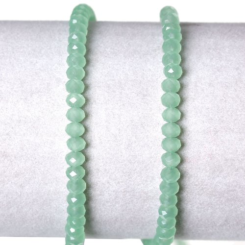Perles en verre vert à facettes 4mm - x10