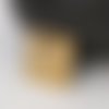 Breloque carré doré stellaire 8 x 8mm