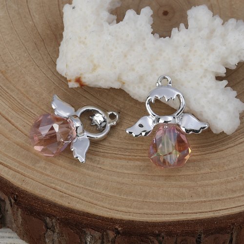 Breloque ange à facettes argent mat rose 24 x 19mm