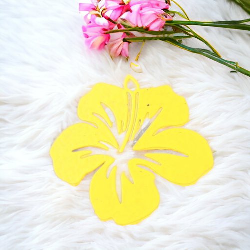 Breloque estampe fleur jaune 21 x 19mm - x2