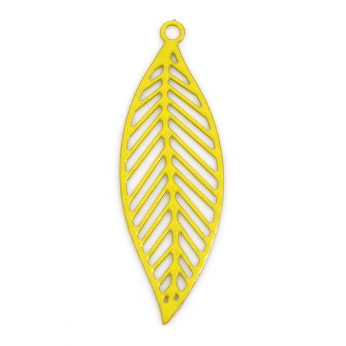 Pendentif estampe jaune feuille laqué 33 x 11mm