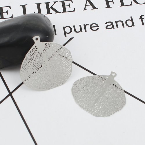 Breloque estampe feuille argent mat 26 x 26 mm