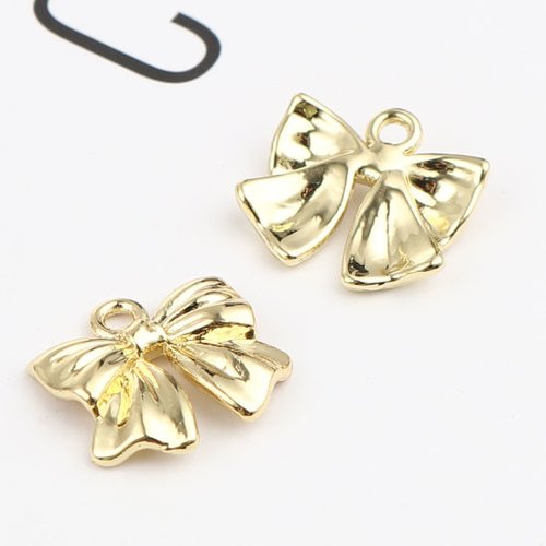 Breloque noeud de papillon plissé doré 17mm