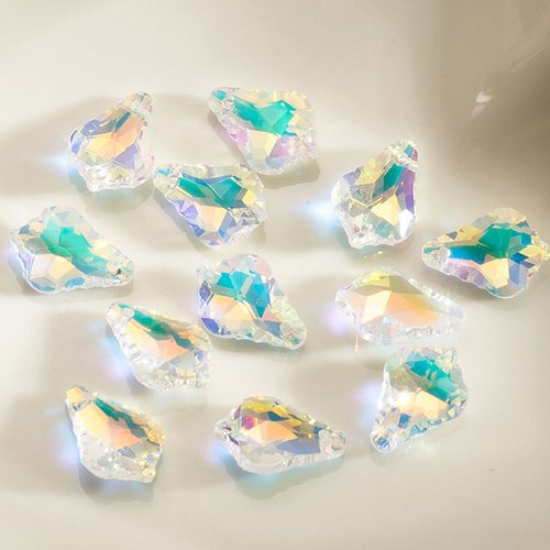 Breloque ab irisation en verre goutte d'eau a facettes 16 x 11mm