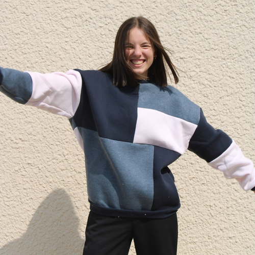 Sweat patchwork bleu, gris, rose