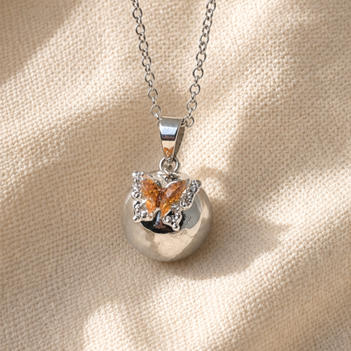 Bola de grossesse papillon argenté – collier future maman acier inoxydable 105 cm