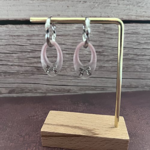 Boucles d'oreilles créoles torsadées & pampilles ovales "nœud féerique" - blanc et rose nacré