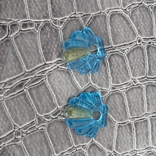 Duo de pampilles "coquillage du lagon" – résine bleu turquoise & sable véritable