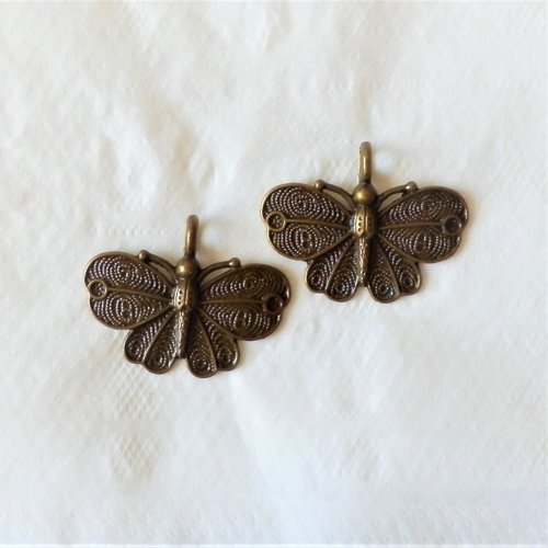 Breloque papillon métal couleur bronze 32x41 mm