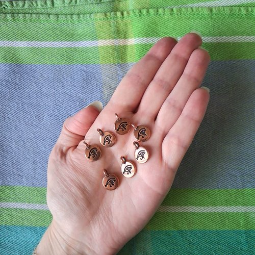 Lot de 7 breloques œil d'horus