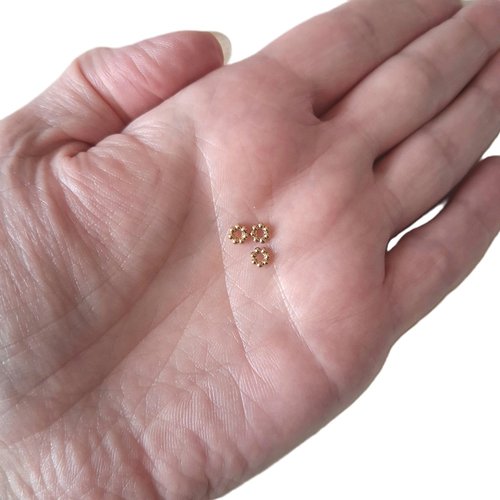 Lot de 3 perles intercalaires fleur 4x1 mm en acier inoxydable 304l doré