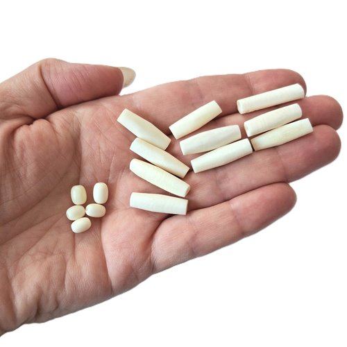 Lot de perles en os