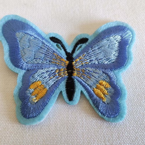 Appliqué à coller, coudre, papillon de couleur bleu, brodé, en polyester,  7 cm/5.6 cm, vente à l'unité