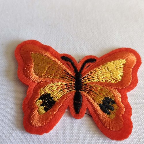Appliqué à coller, ou à coudre, papillon de couleur orange, en polyester, neuf, 7 cm/5.6 cm, vente par deux objets