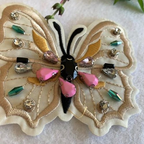 Appliqué à coudre, superbe papillon et pierres cousues main, perles, 9.5/8.5 cm, neuf, à l'unité