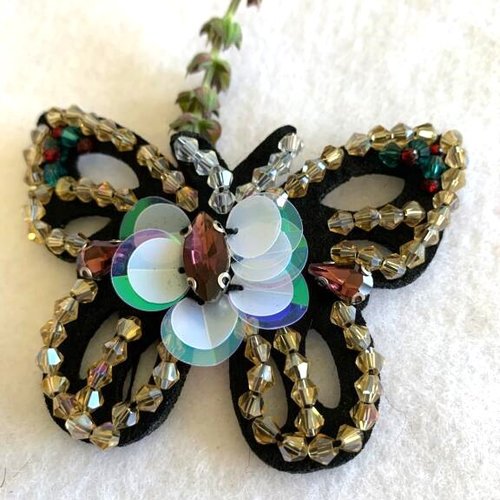 Appliqué, à coudre, papillon perlé de couleur ambre, coeur bleu, fait main, 7.5/5.5 cm, neuf