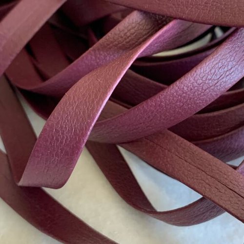Galon ruban, en simili cuir, souple, 10 mm de large, couleur bordeaux, embellissement, épais de 1.3 mm, vente au mètre