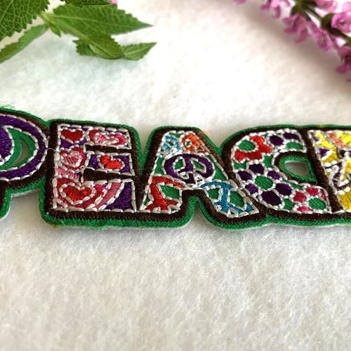 Appliqué, patch, à fixer au fer à repasser, motif "peace", paix, il mesure10 cm / 3 cm, haute qualité, vendu à la pièce
