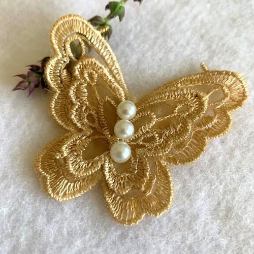 Appliqué, papillon brodé, couleur or, perlé, 4 ailes, 6.5 cm /5.5 cm, vente à l'unité