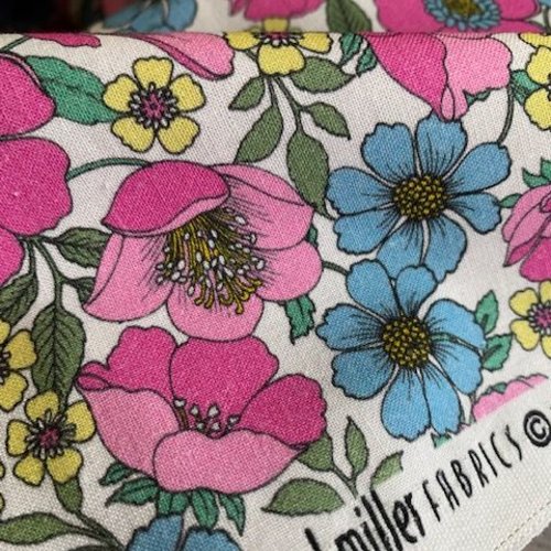 Tissu en coton, michael miller, usa,  tissu garden sérénade ! tons roses et bleus  !  coquelicots, vente par 55/45 cm