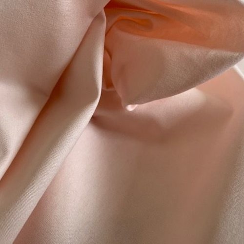 Tissu coton, rose poudré, délicat en couleur, pour couture et patchwork, vente par 25/150 cm