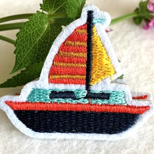Patch - appliqué - oh mon bâteau, drapeau bleu, 4.7 cm de long, 4.2 cm de haut, à coller, vente à l'unité