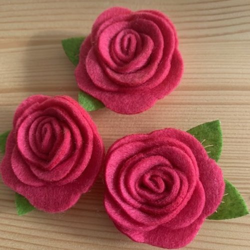 Fleurs en feutrine, laine et viscose, 4 cm de large environ, de couleur rose indien, vendues à l'unité