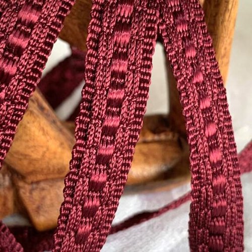 Galon passementerie, lézarde, made in france, brillante, large de 10 mm, de couleur prune, en viscose, vendu au mètre