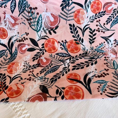 Tissu automnal, en coton, dashwood, de la gamme spice, rose, mandarine et feuillages, vente par 25/110 cm