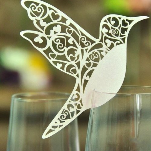 Un porte - prénom, sur un verre, un colibri 10 cm/9 cm, blanc cassé, en carton léger, vendus par 10