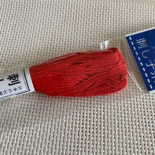 Fil de broderie sashiko, de marque olympus, coloris rouge vif, échevette de 20 mètres, vente à l'unité