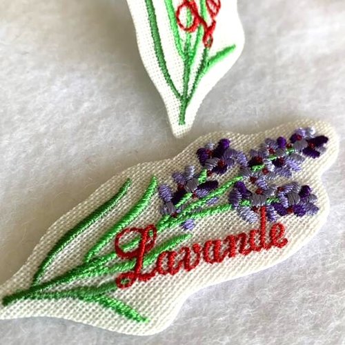 Ecusson, applique,  thermocollant, la lavande, 2.5/7 cm, vendu à la pièce