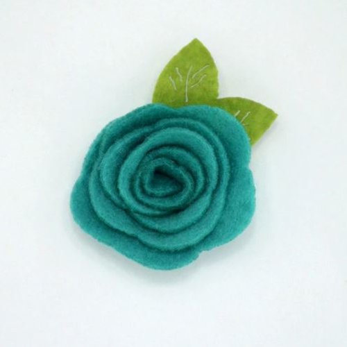Fleurs en feutrine, laine et viscose, 4 cm de large environ, de couleur teal, bleu vert sarcelle,  vendues à l'unité