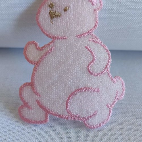 Appliqué, thermocollant, petit ours rose et noisette, en polyester, il mesure 6.5 cm de haut sur 5 cm, ravissant ! vente à l'unité