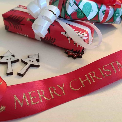 Ruban de noël, merry christmas, couleur or sur rouge, très lumineux, 23 mm de large, vente au mètre
