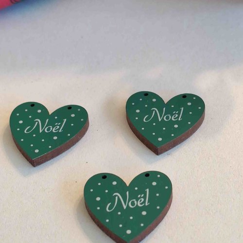 Noël : bouton en bois décoratif, en forme de coeur, vert et blanc, pour sublimer vos créations, vente à l'unité