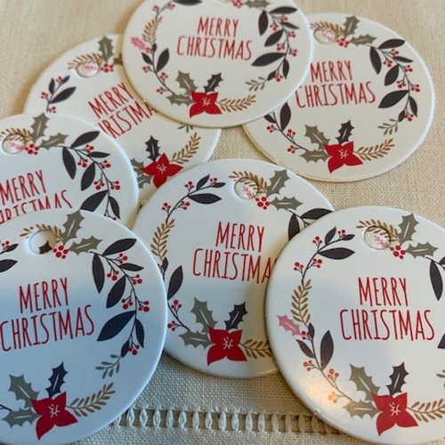 Noël : étiquette ronde, en carton léger, fond blanc, merry christmas, remerciements, place à table...vente par 10